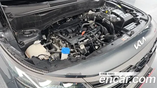 Kia Seltos 2023 — Şəkil 13/20