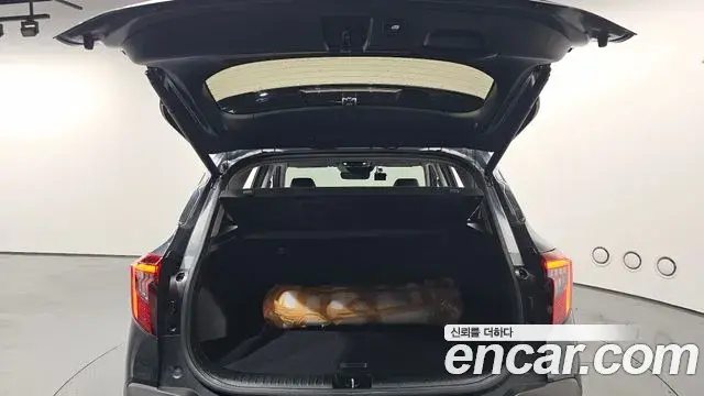 Kia Seltos 2023 — Şəkil 10/20