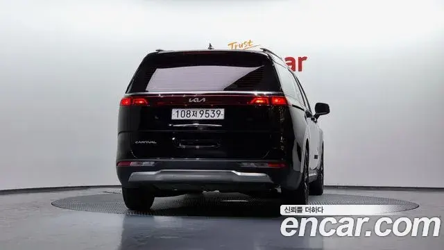 Kia Carnival 2022 — ფოტო 11/20