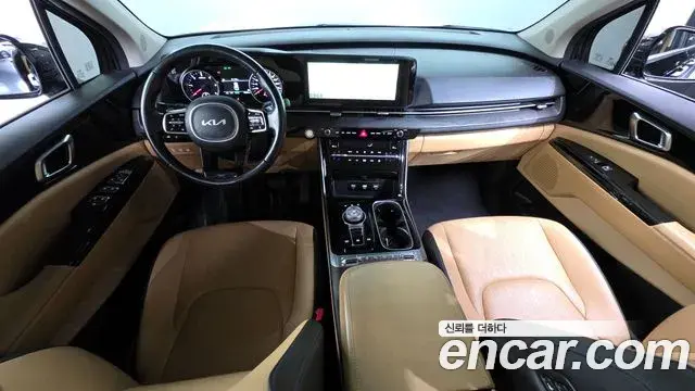Kia Carnival 2022 — ფოტო 17/20
