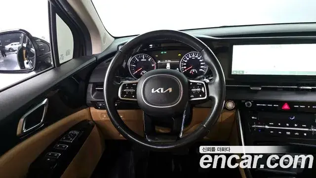 Kia Carnival 2022 — ფოტო 13/20