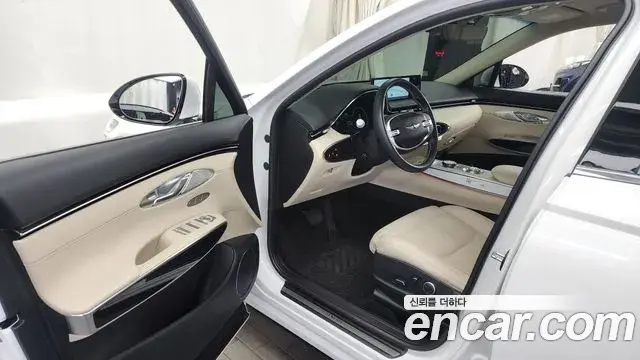 Genesis GV70 2023 — ფოტო 18/20