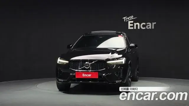 Volvo XC60 2021 — Фото 2/20