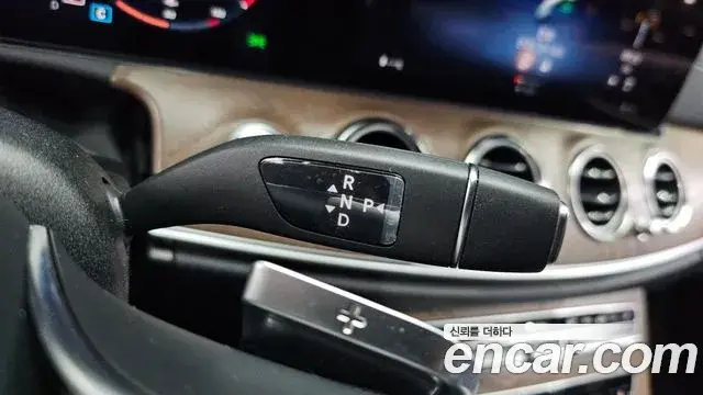 Mercedes-Benz E-Class 2023 — Фото 7/20