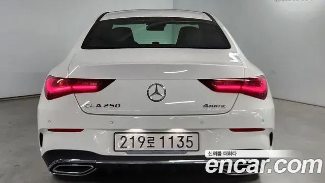 Mercedes-Benz CLA-Class 2025 — Photo 12/20