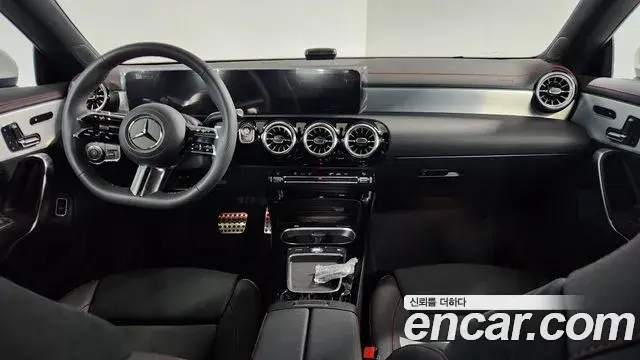 Mercedes-Benz CLA-Class 2025 — Photo 5/20