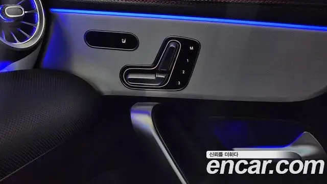 Mercedes-Benz CLA-Class 2025 — Photo 18/20