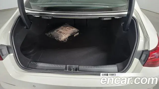 Mercedes-Benz CLA-Class 2025 — Photo 3/20