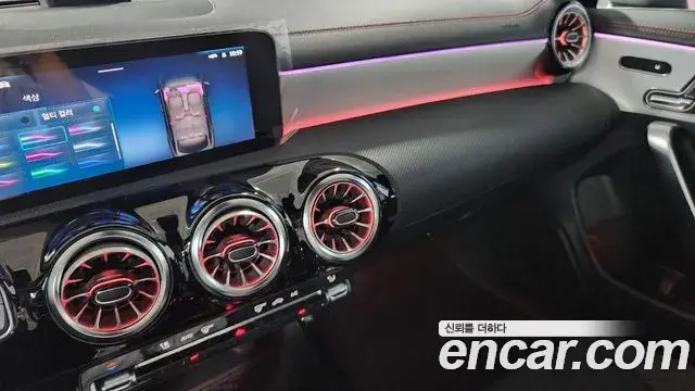 Mercedes-Benz CLA-Class 2025 — Photo 15/20