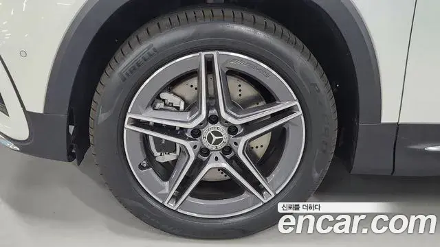 Mercedes-Benz GLB-Class 2025 — ფოტო 4/18