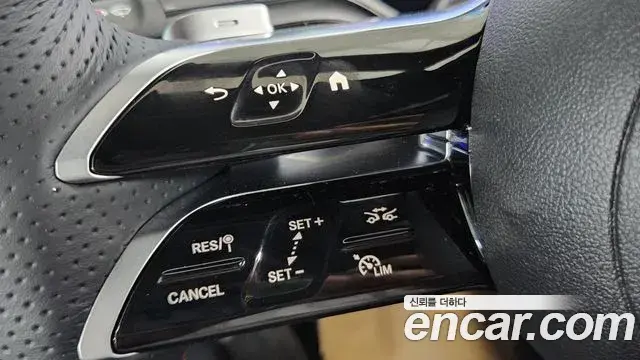 Mercedes-Benz GLB-Class 2025 — ფოტო 16/18
