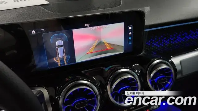 Mercedes-Benz GLB-Class 2025 — ფოტო 7/18