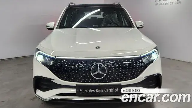 Mercedes-Benz EQB 2025 — Photo 7/19