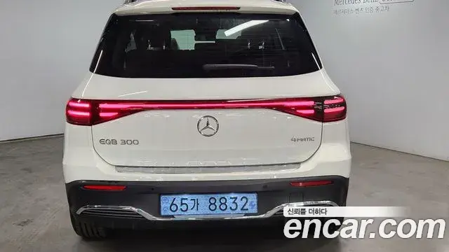 Mercedes-Benz EQB 2025 — Photo 5/19