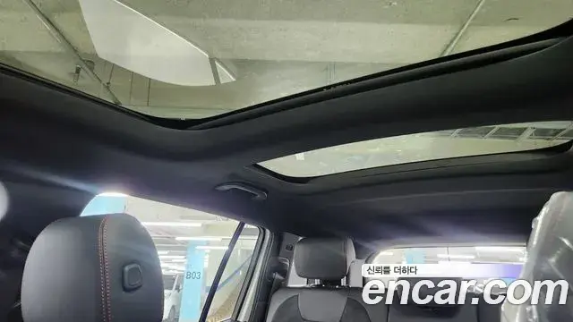 Mercedes-Benz EQB 2025 — Photo 12/19