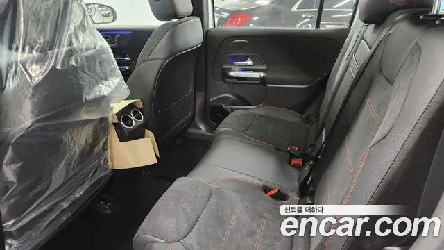 Mercedes-Benz EQB 2025 — Photo 17/19