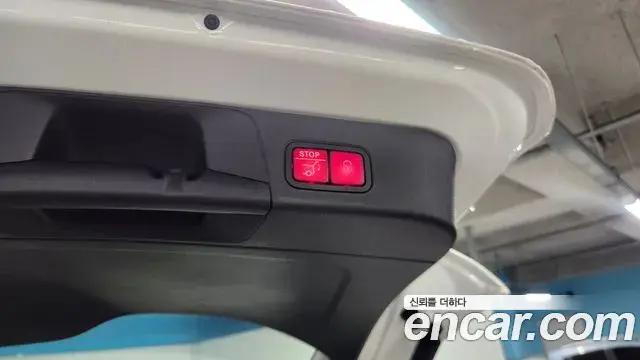 Mercedes-Benz EQB 2025 — Photo 6/19