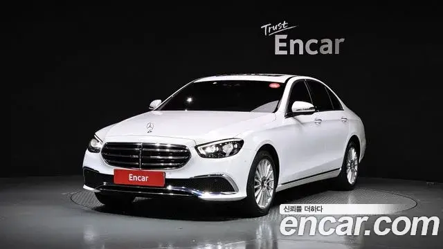Mercedes-Benz E-Class 2022 — Фото 20/20