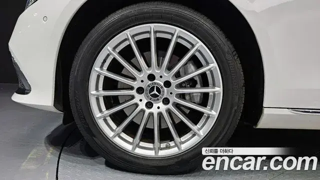 Mercedes-Benz E-Class 2022 — Фото 4/20