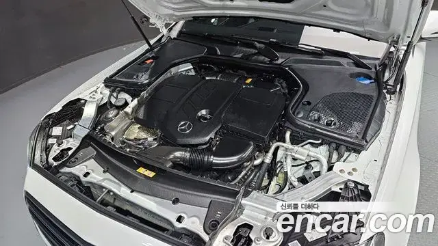 Mercedes-Benz E-Class 2022 — Фото 5/20