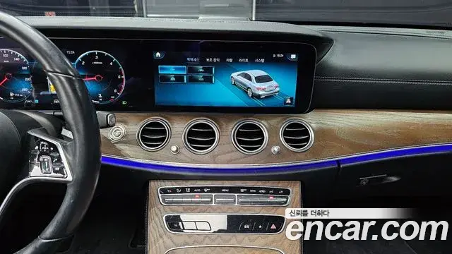 Mercedes-Benz E-Class 2022 — Фото 14/20