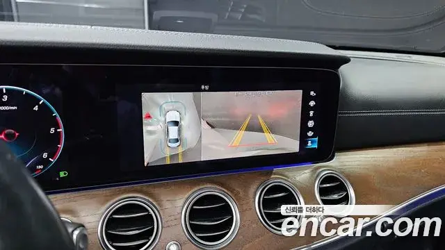 Mercedes-Benz E-Class 2022 — Фото 15/20
