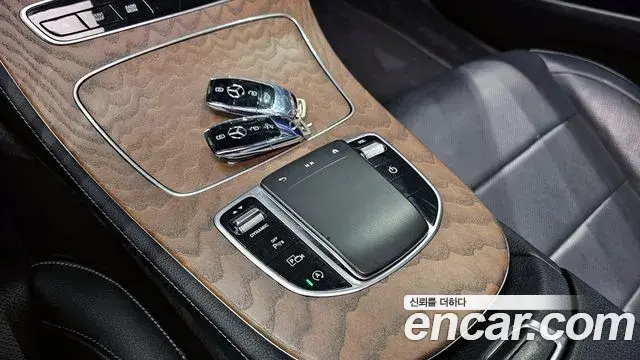 Mercedes-Benz E-Class 2022 — Фото 16/20