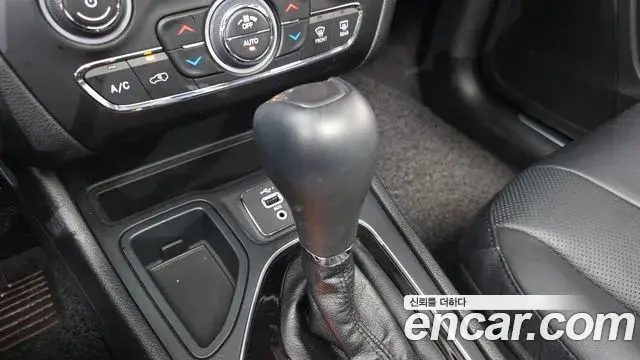 Jeep Cherokee 2021 — Photo 10/20