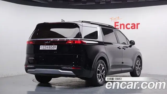 Kia Carnival 2022 — ფოტო 16/20