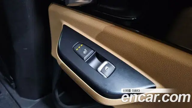 Kia Carnival 2022 — ფოტო 4/20