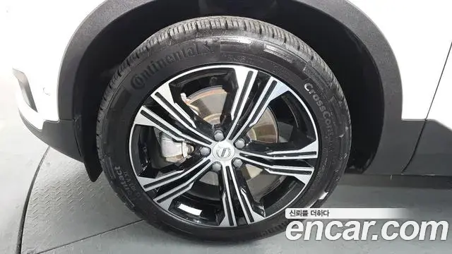 Volvo XC40 2020 — Şəkil 11/20