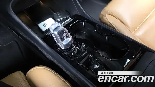 Volvo XC40 2020 — Şəkil 3/20