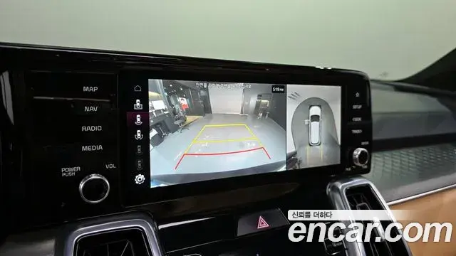 Kia Sorento 2021 — Photo 2/20