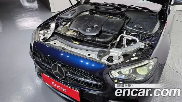 Mercedes-Benz E-Class 2020 — Photo 20/20