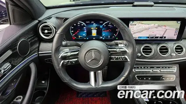 Mercedes-Benz E-Class 2020 — Photo 2/20