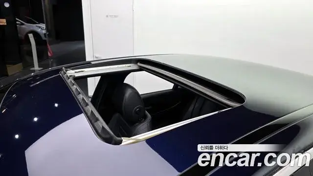 Mercedes-Benz E-Class 2020 — Photo 19/20