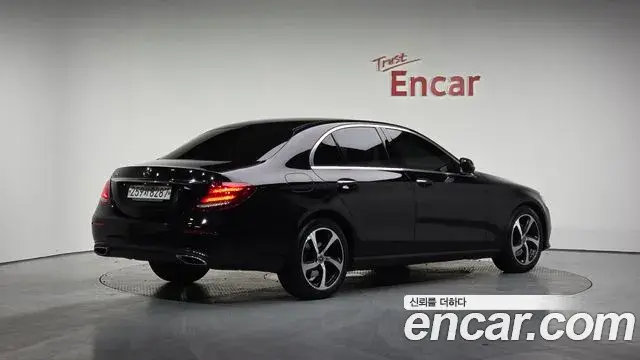 Mercedes-Benz E-Class 2020 — Şəkil 10/21