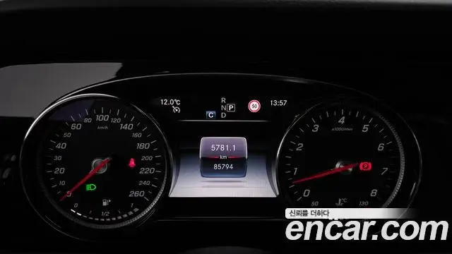 Mercedes-Benz E-Class 2020 — Şəkil 19/21