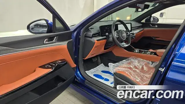 Kia K5 2023 — Photo 6/20