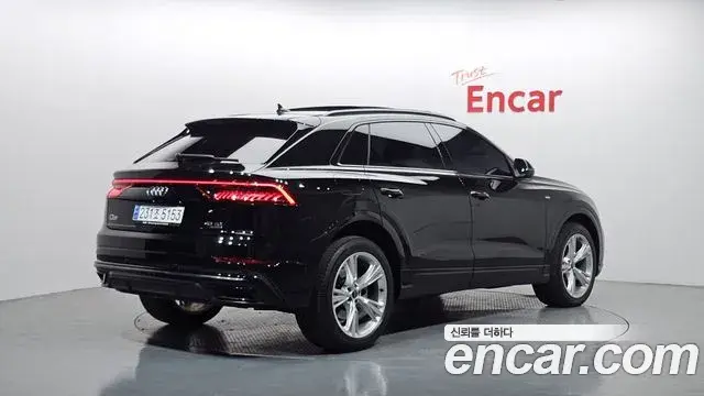 Audi Q8 2023 — ფოტო 4/29
