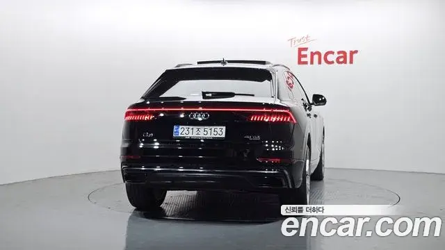 Audi Q8 2023 — ფოტო 16/29