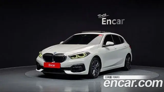 BMW 1 Series 2022 — ფოტო 14/20