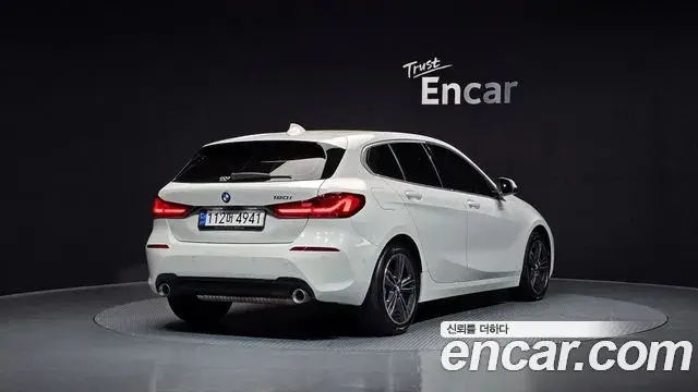 BMW 1 Series 2022 — ფოტო 1/20