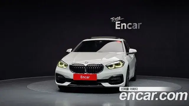 BMW 1 Series 2022 — ფოტო 17/20