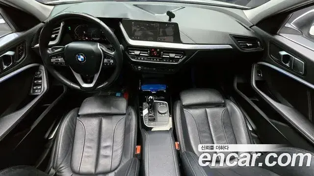 BMW 1 Series 2022 — ფოტო 9/20