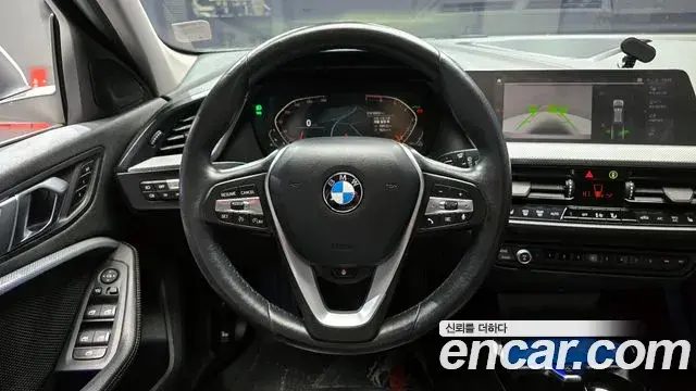 BMW 1 Series 2022 — ფოტო 2/20