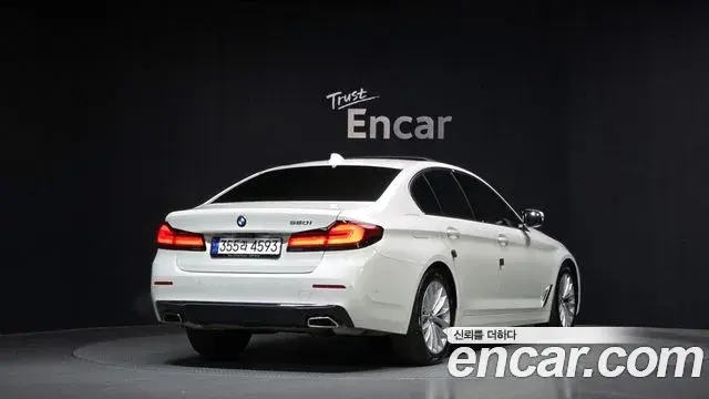 BMW 5 Series 2023 — Şəkil 17/20
