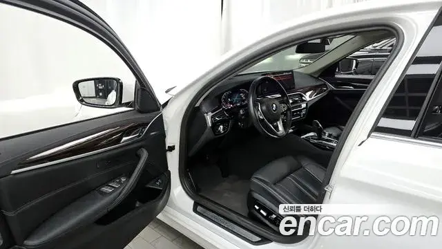BMW 5 Series 2023 — Şəkil 2/20