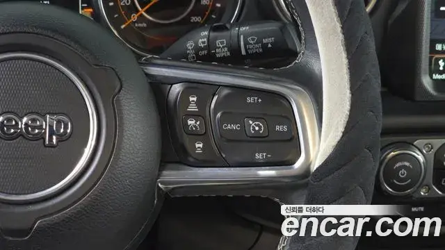 Jeep Wrangler 2019 — Şəkil 12/20