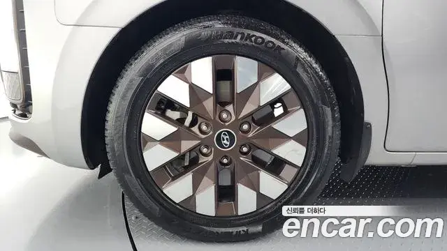 Hyundai Staria 2021 — ფოტო 15/20